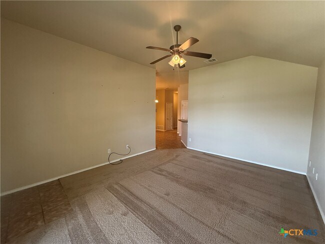 Foto del edificio - 4205 Cambridge Dr