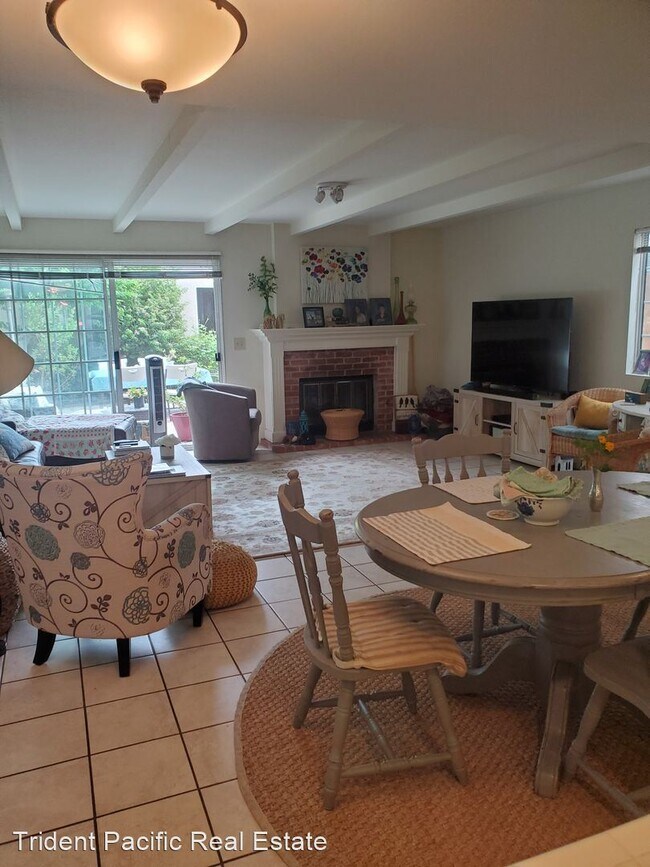Building Photo - 4 br, 3.5 bath House - 421 I Avenue