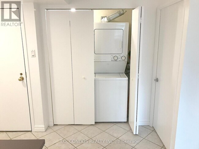 Photo du bâtiment - 92 King St E