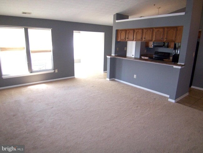 Building Photo - 902 Swallow Crest Ct