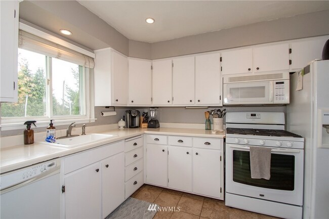 Building Photo - 3 bed/2 ba House in University Place
