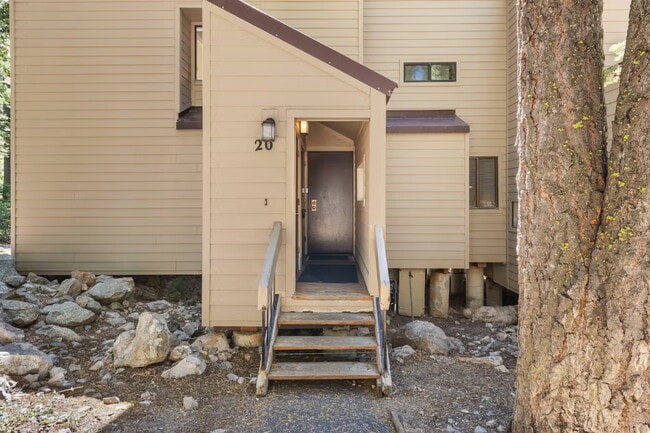 Building Photo - 5101 N Lake Blvd