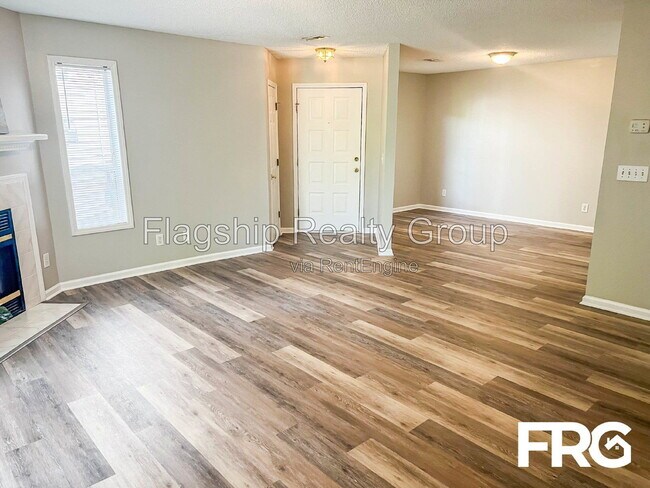 Foto del edificio - 601 Spring Forest Rd