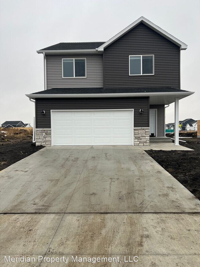 Building Photo - 3 br, 2 bath House - 1224 Jill Dr W