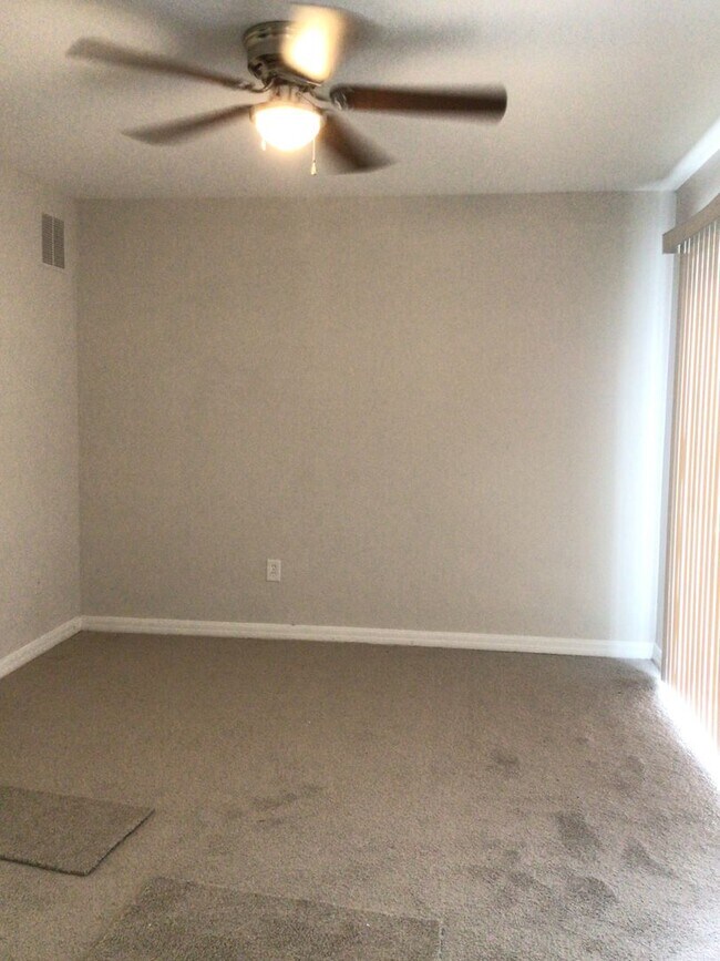 Building Photo - Magnolia Homes Town Home