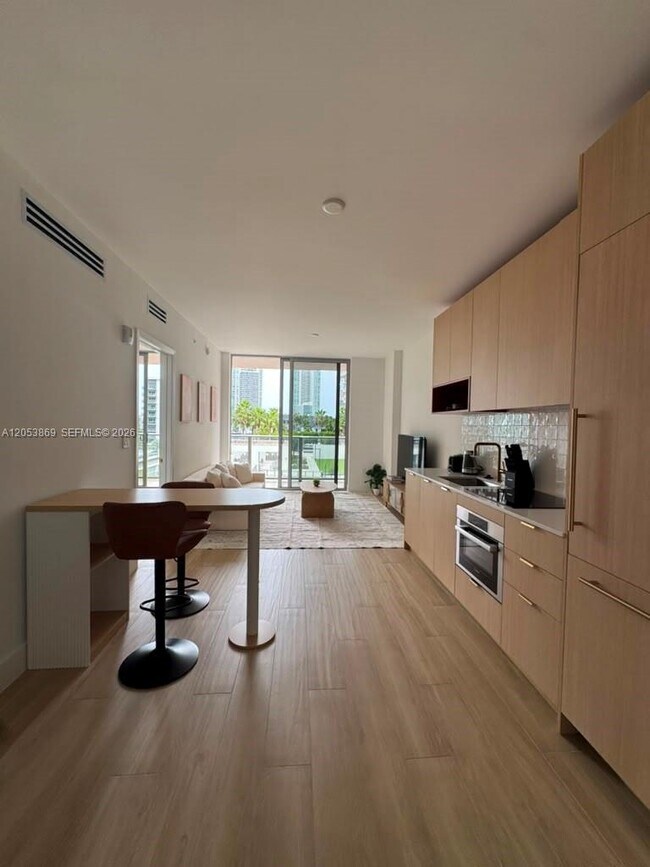 Foto del edificio - 90 NE 32nd St