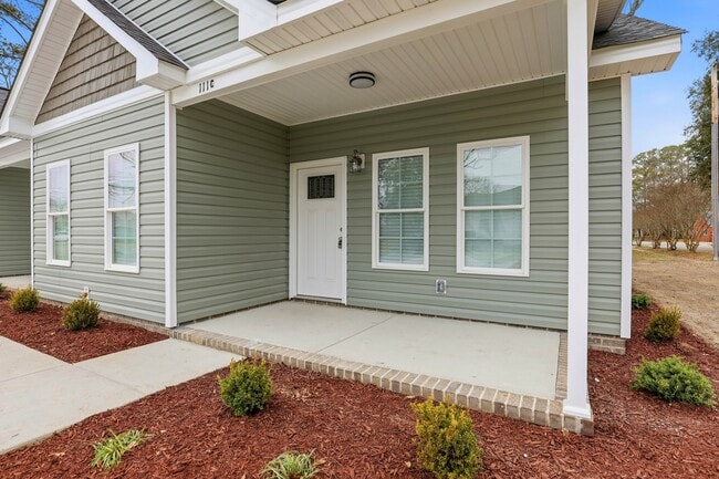 Building Photo - 111 N Mill St