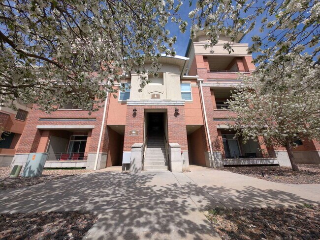 Foto del edificio - Beautiful 2BD/2BA Condo with Garage in Parkhill