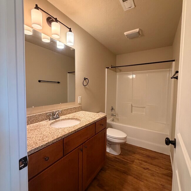 Foto del edificio - 708 3rd St NW