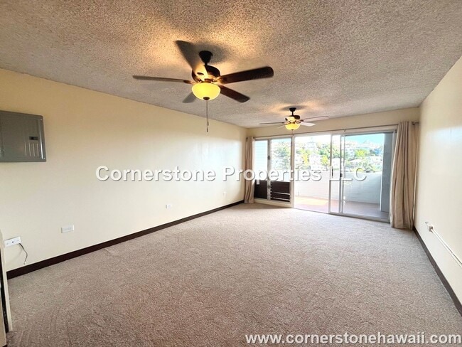 Photo - 2001 Aupuni St Townhome