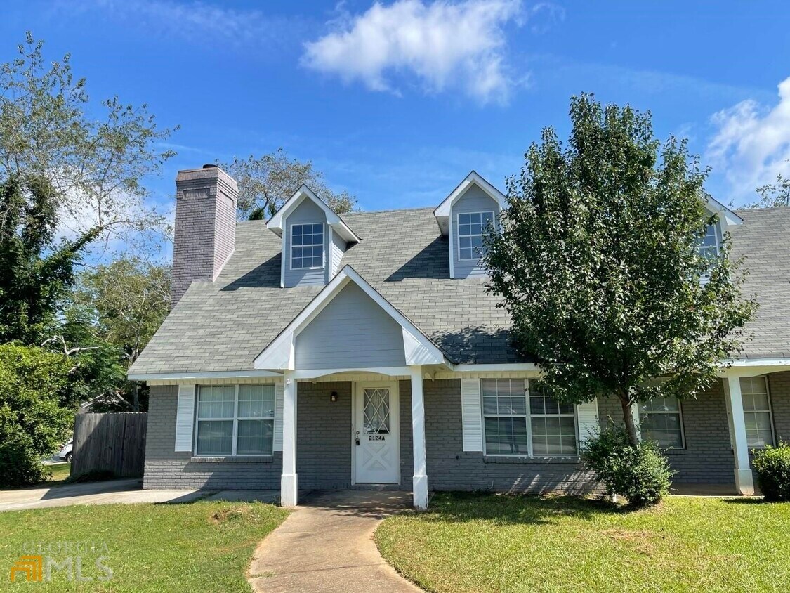 2124 Hickory Bend SE, Conyers, GA 30013 Townhome Rentals in Conyers