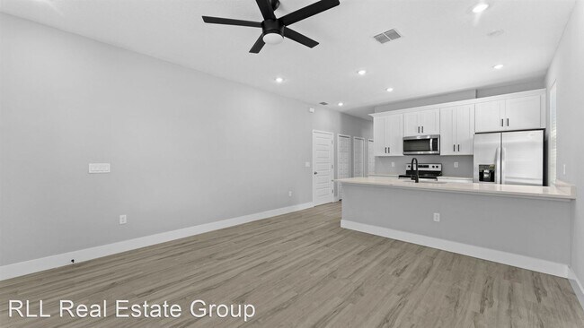 Foto del edificio - 3 br, 2 bath House - 4495 Barna Avenue