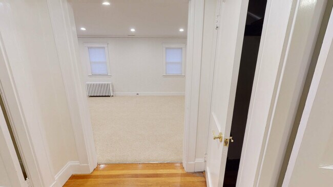 Foto del edificio - 64 Greycliff Rd