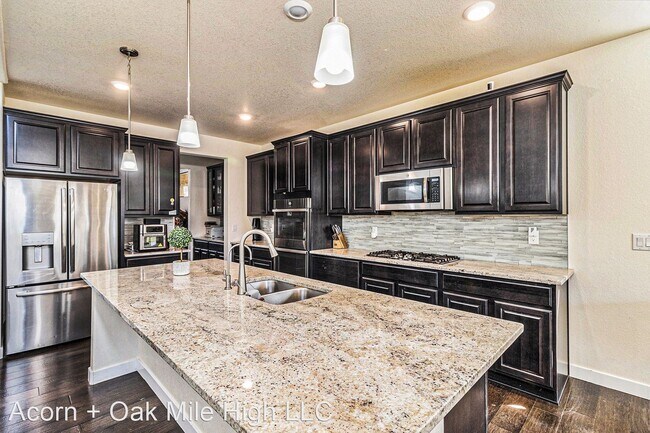 Foto del edificio - 4 br, 4 bath House - 15066 Munich Avenue