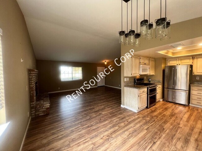 Foto del edificio - 4 Bedroom Single Story Home for Rent in We...