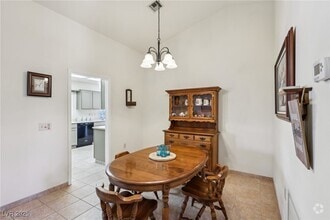 Building Photo - 3013 Sungold Dr