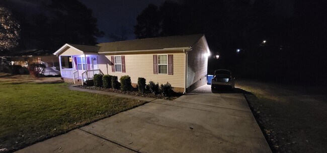 Foto del edificio - 4212 Midland Pike