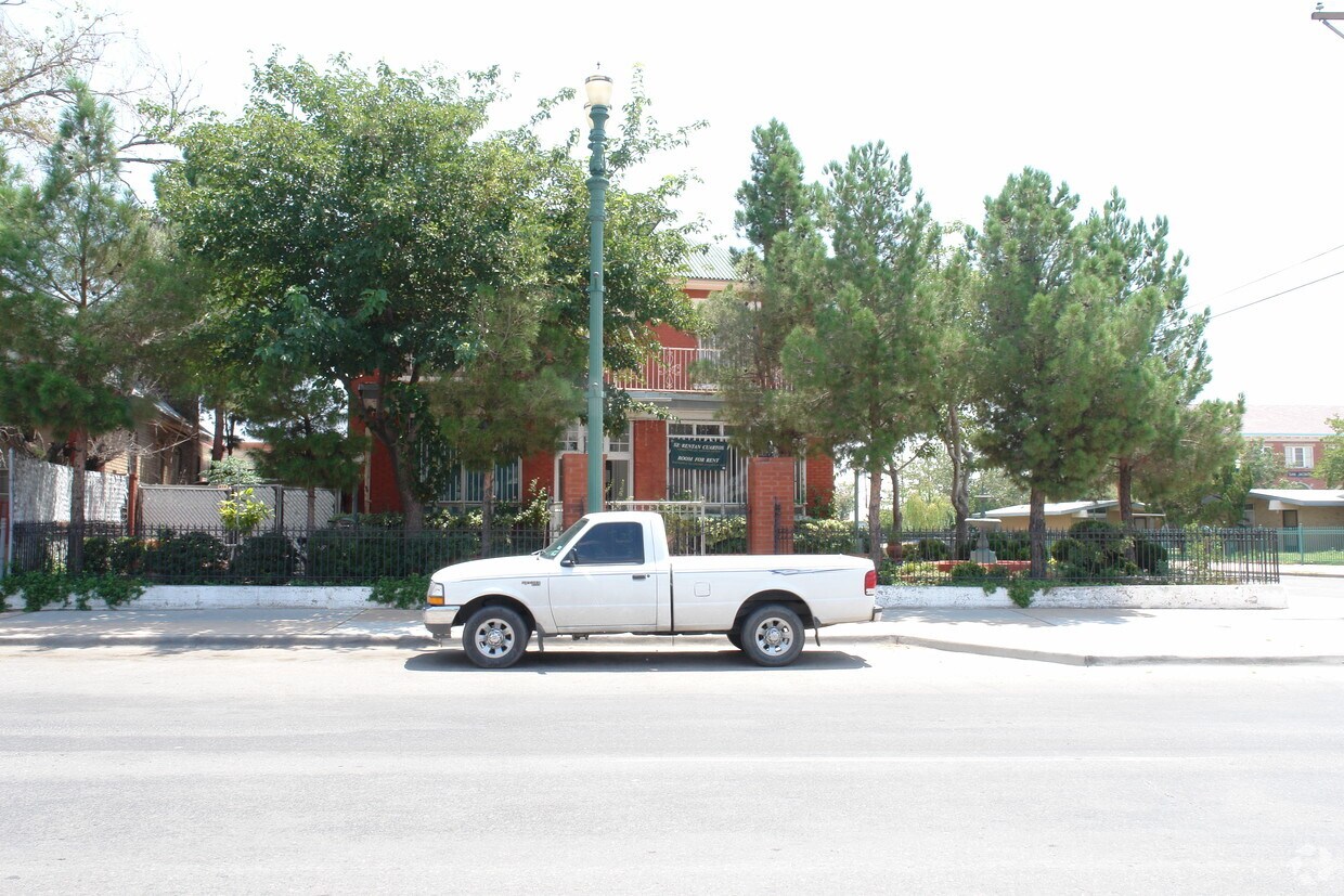 Building Photo - 1300 Magoffin Ave