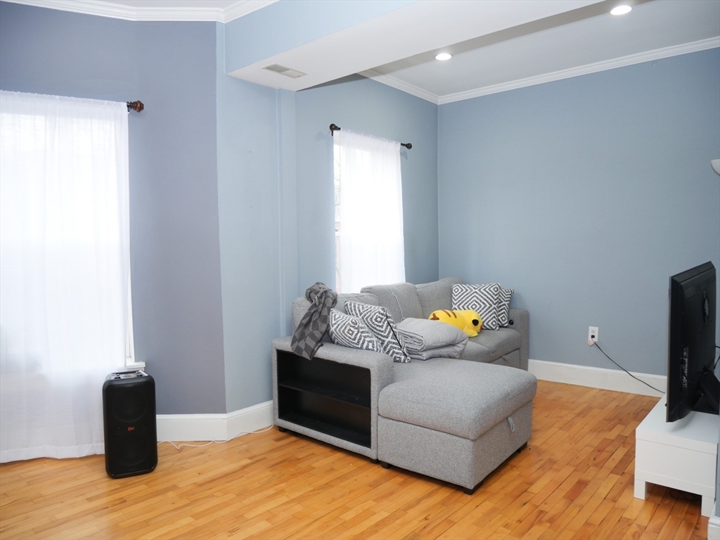 Foto principal - 43 E Springfield St