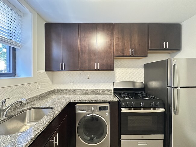 Foto del edificio - 1122 Maple Ave