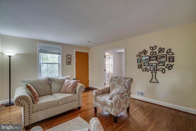 Foto del edificio - 4311 Puller Dr