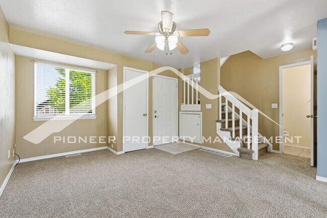 Building Photo - Charming Home with Central AC and Fenced Yard