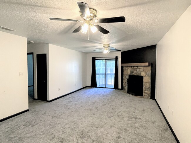 Living Room - 405 Harbison Blvd