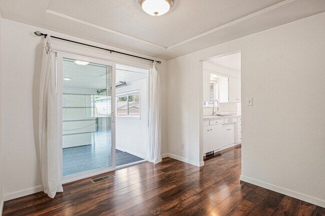 Foto del edificio - 4802 S 73rd St