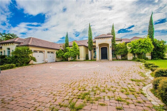 Foto del edificio - 8600 N Taylor Rd