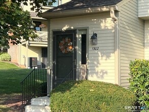 Building Photo - 1302 Summer Hill Dr