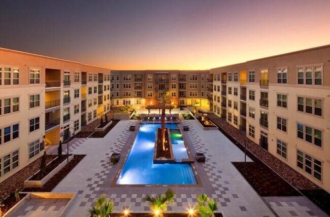 Foto del edificio - 301 E Cevallos St