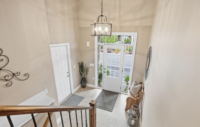 Building Photo - Modern Riverside Living in a Spacious Bung...