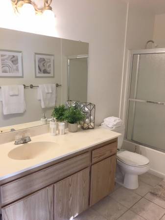 Bath - 202 Woodland Pkwy