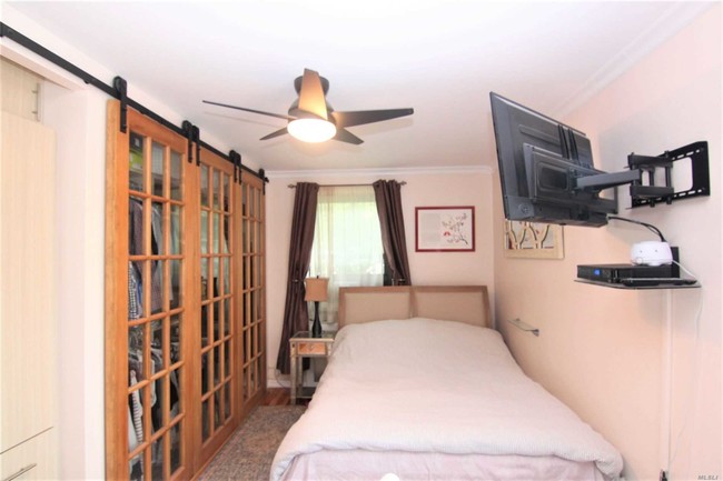 Foto del edificio - 211-10 73rd Ave