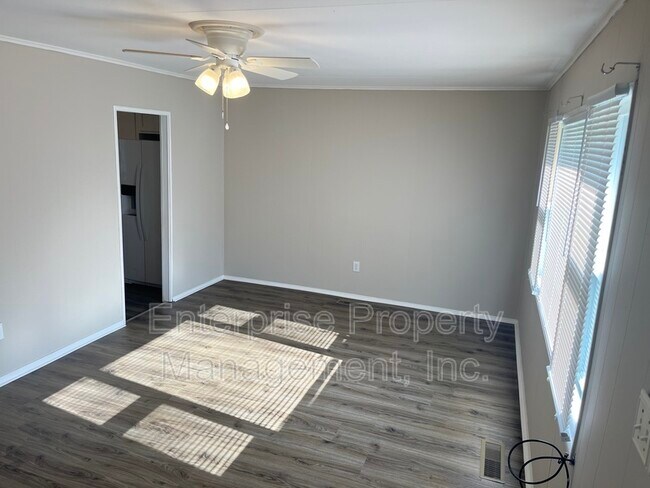 Building Photo - 447 McDermitt Rd