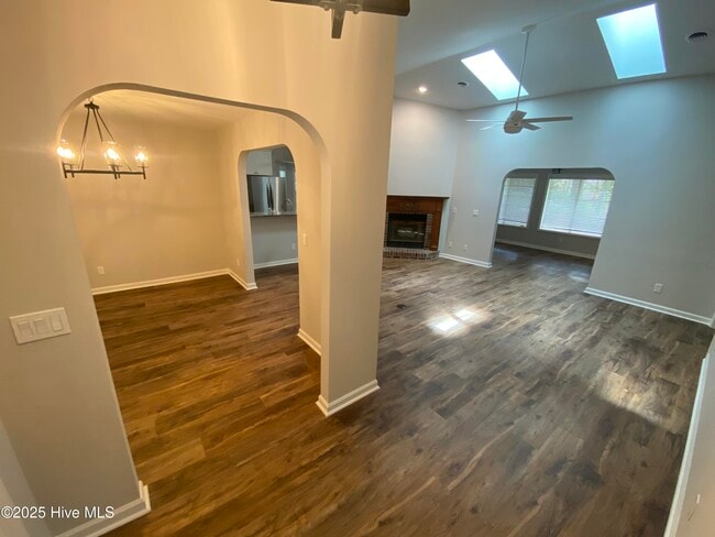 Building Photo - 8 Sand Dollar Dr
