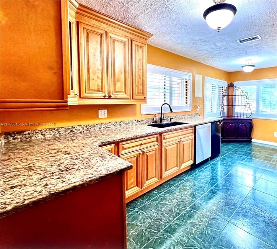 Primary Photo - 2141 SW 93rd Way