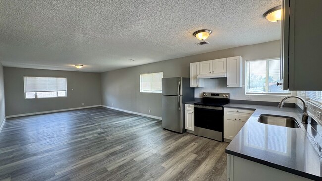 Photo - 4711-4711 W Tennessee Ave Townhome