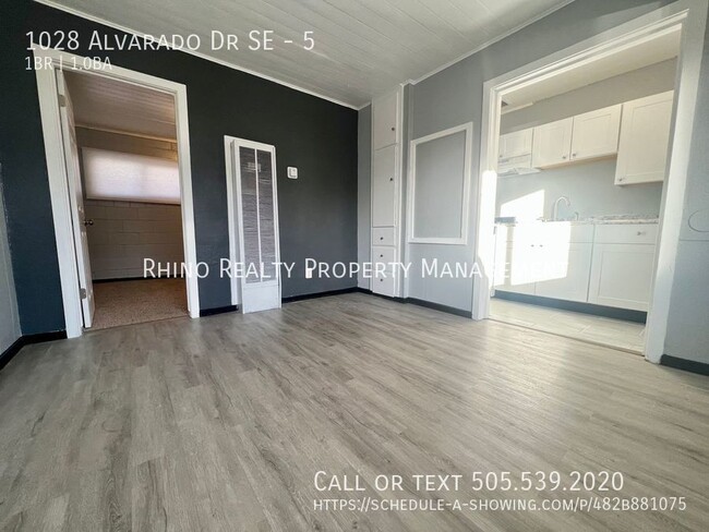 Building Photo - 1st Month Rent Free! Remodeled 1 Bedroom, ...