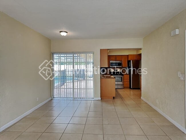 Building Photo - 7512 NW 40th Pl