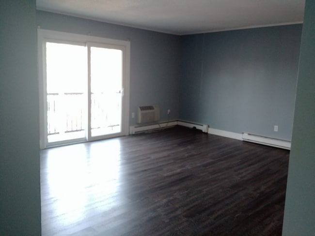 Building Photo - 19 Chapel Hill Dr