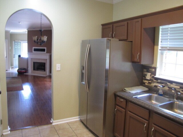 Foto del edificio - 401 Cambrian Ridge Dr