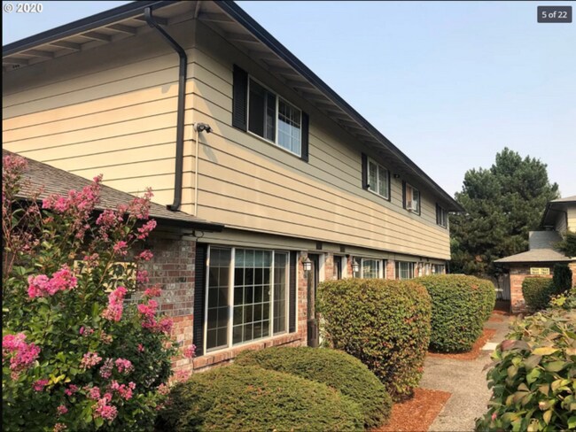Building Photo - 7867 SE Johnson Creek Blvd