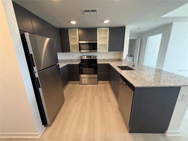 Foto del edificio - 5579 Millennia Park Dr