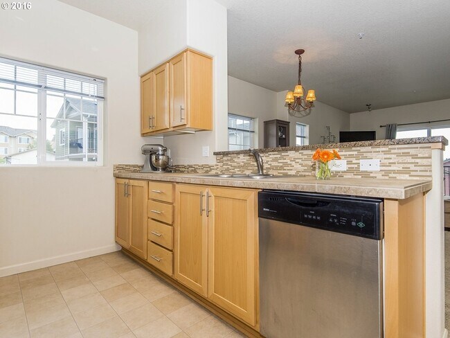 Building Photo - **Move-in by 7/26 and get $1000 off first ...