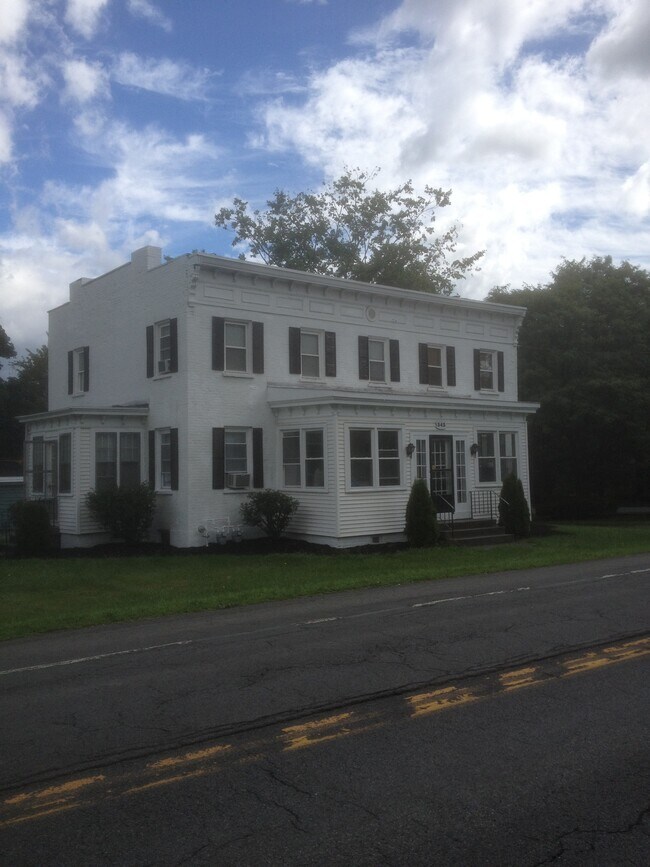 Foto del edificio - 343 Watervliet Shaker Rd