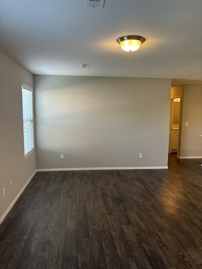 Foto del edificio - 227 E Anabranch Ct