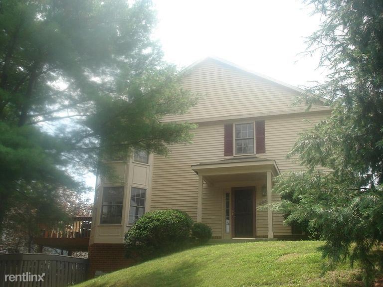 Primary Photo - 2 br, 2.5 bath Townhome - 20213 Ravensdale Ct
