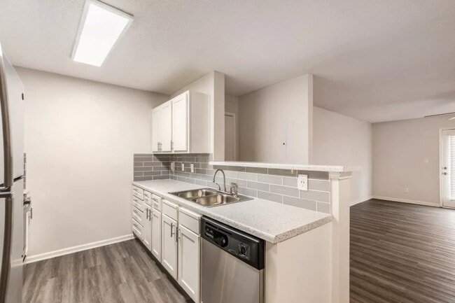 Building Photo - The Pointe at Westland