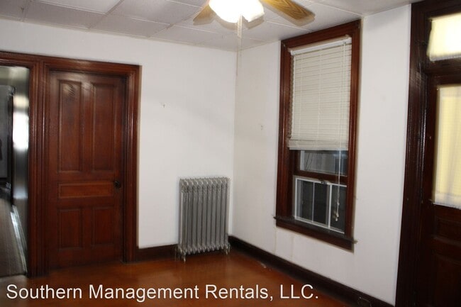 Building Photo - 1 br, 1.5 bath House - 1315 N George St 1s...